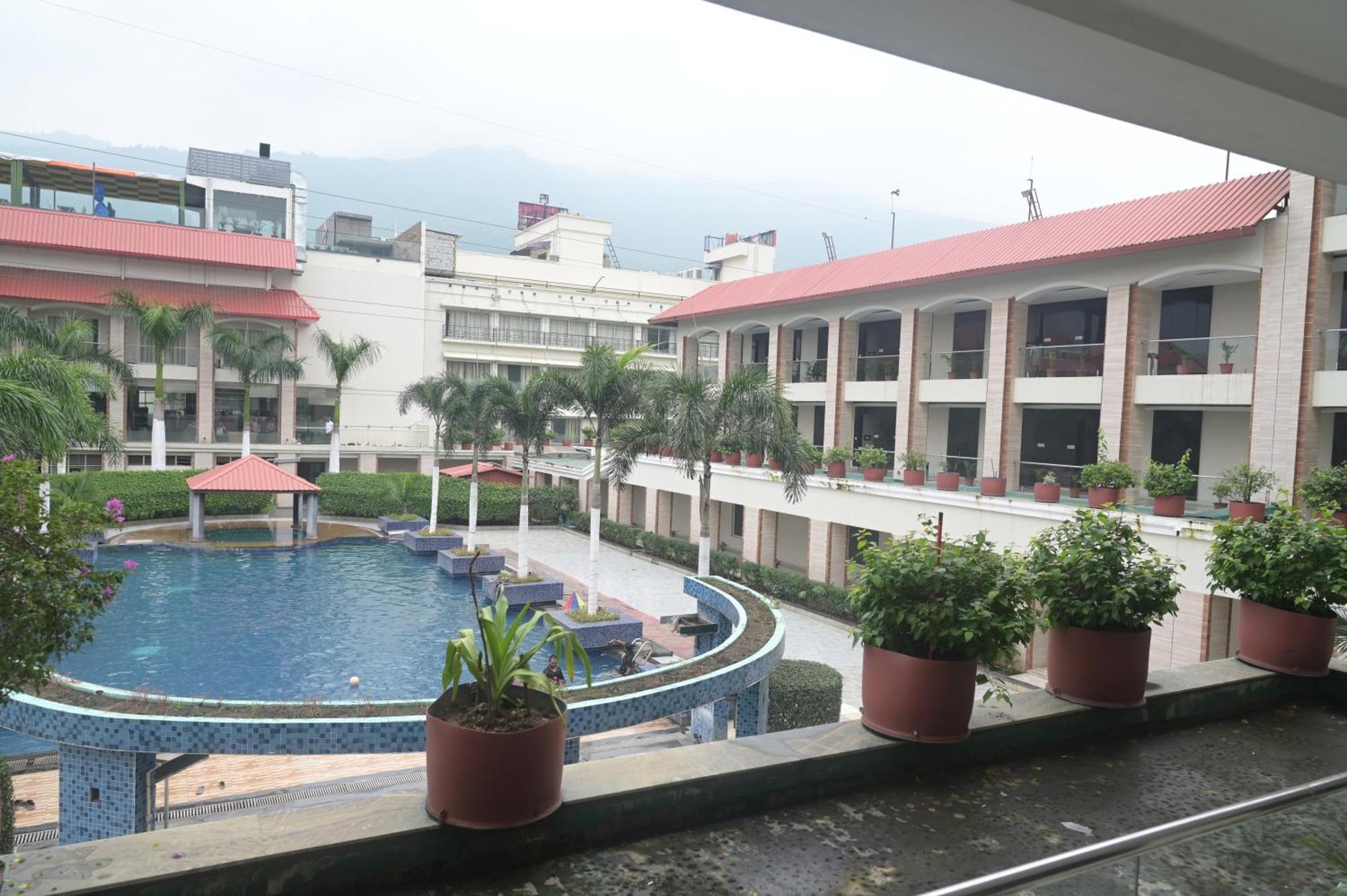 The Wave International Resort Bundu Экстерьер фото